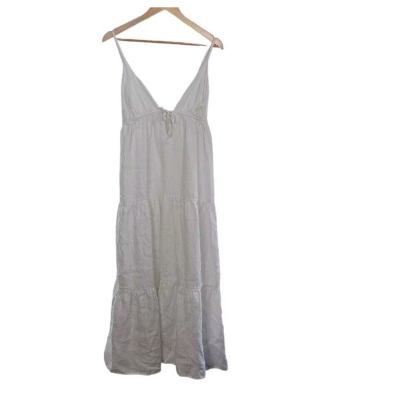 cream long dress with sleeves Viper Cream Lace Long-Sleeve Maxi Dress – Club L London main image 1